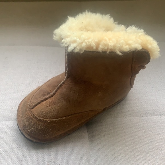Baby UGG Boots Size Med Style 5206 Brown Winter Warm Insulated Shearling - Picture 1 of 13